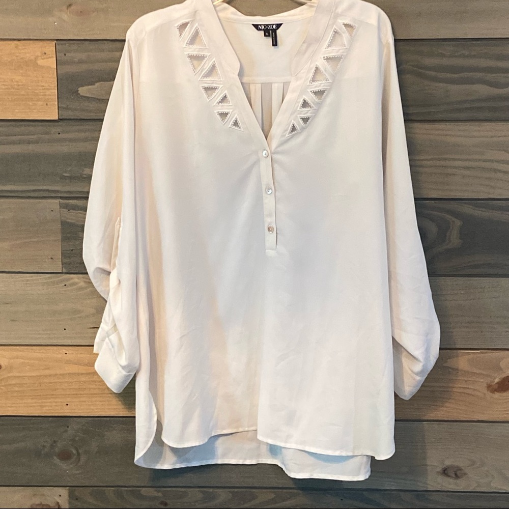Nic+Zoe Off White Embroidered Cutout Blouse